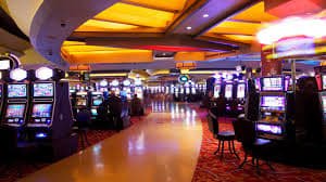 Studio kasino langsung Ganesha Gold dengan dealer profesional di meja roulette